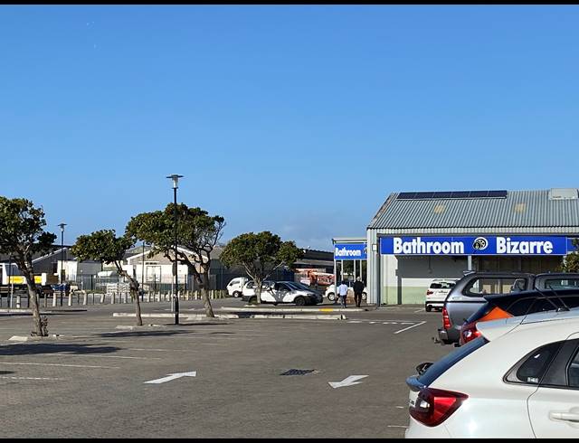 212M² RETAIL TO LET IN TOKAI